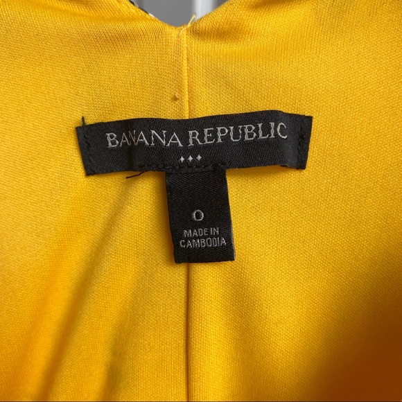 Banana Republic Pleated Floral Dress - Picture 3 of 3